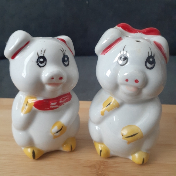 Other - Vintage Mr. And Mrs. Pig Salt and Pepper Shakers